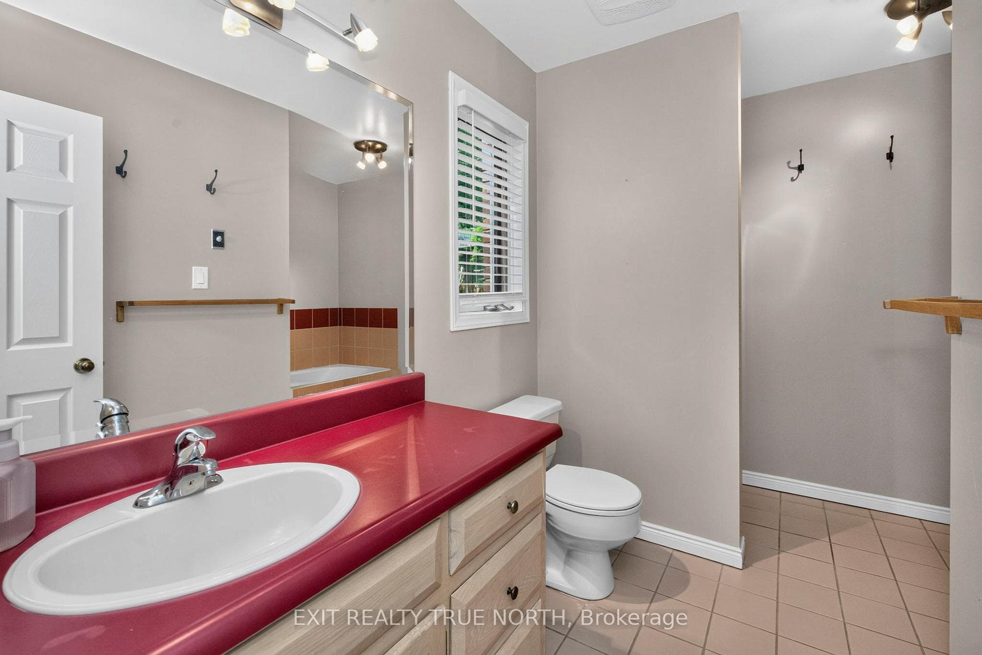 14 Rosewood Avenue photo 22