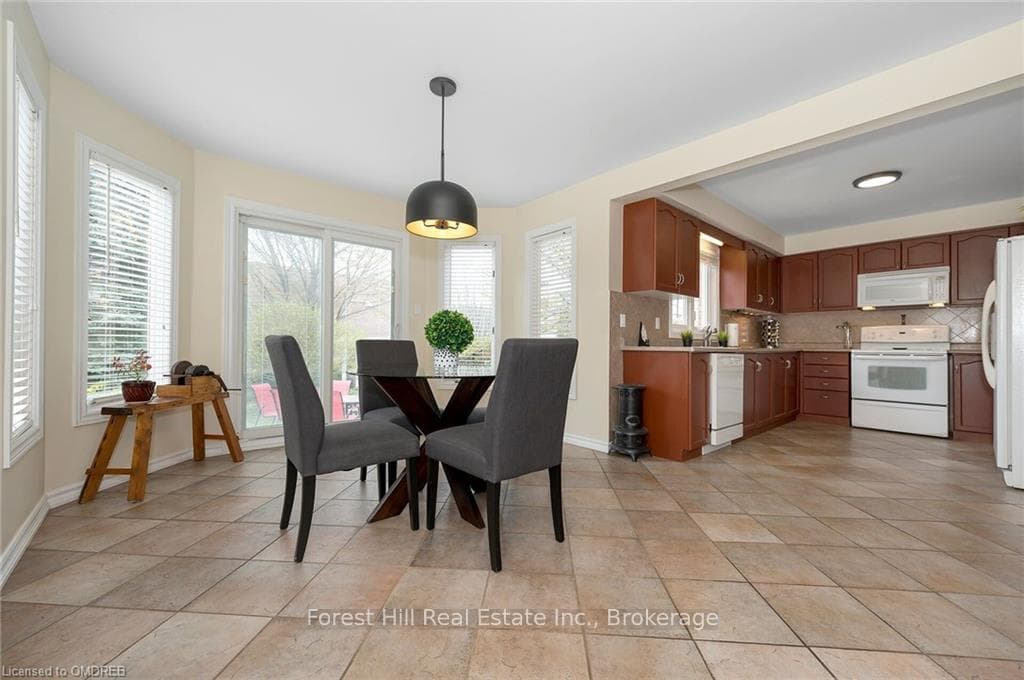 65 SPRINGFIELD Boulevard photo 8