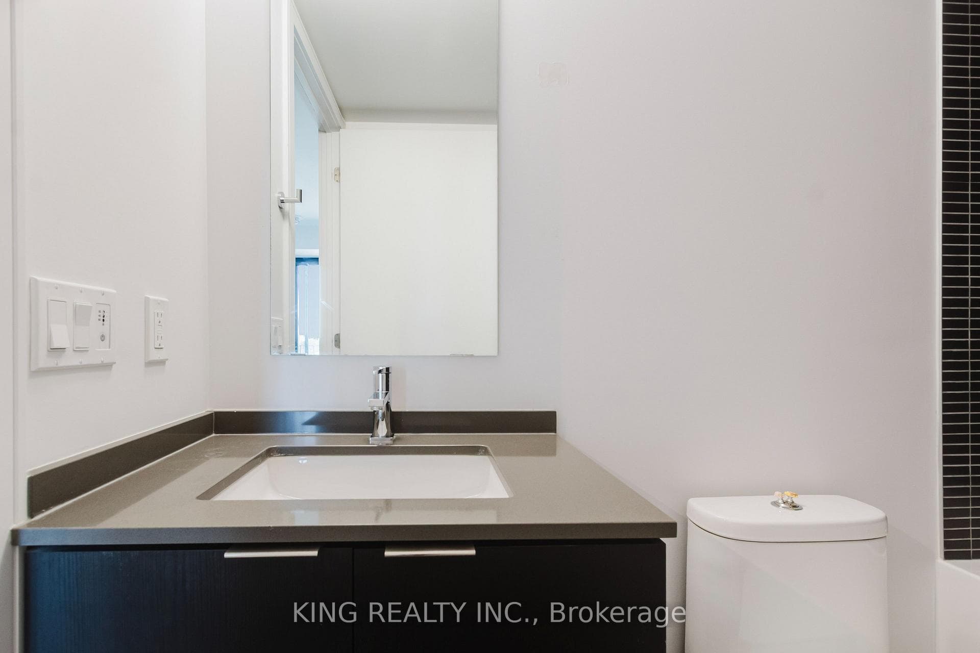1 Jarvis Street Unit 531 photo 42