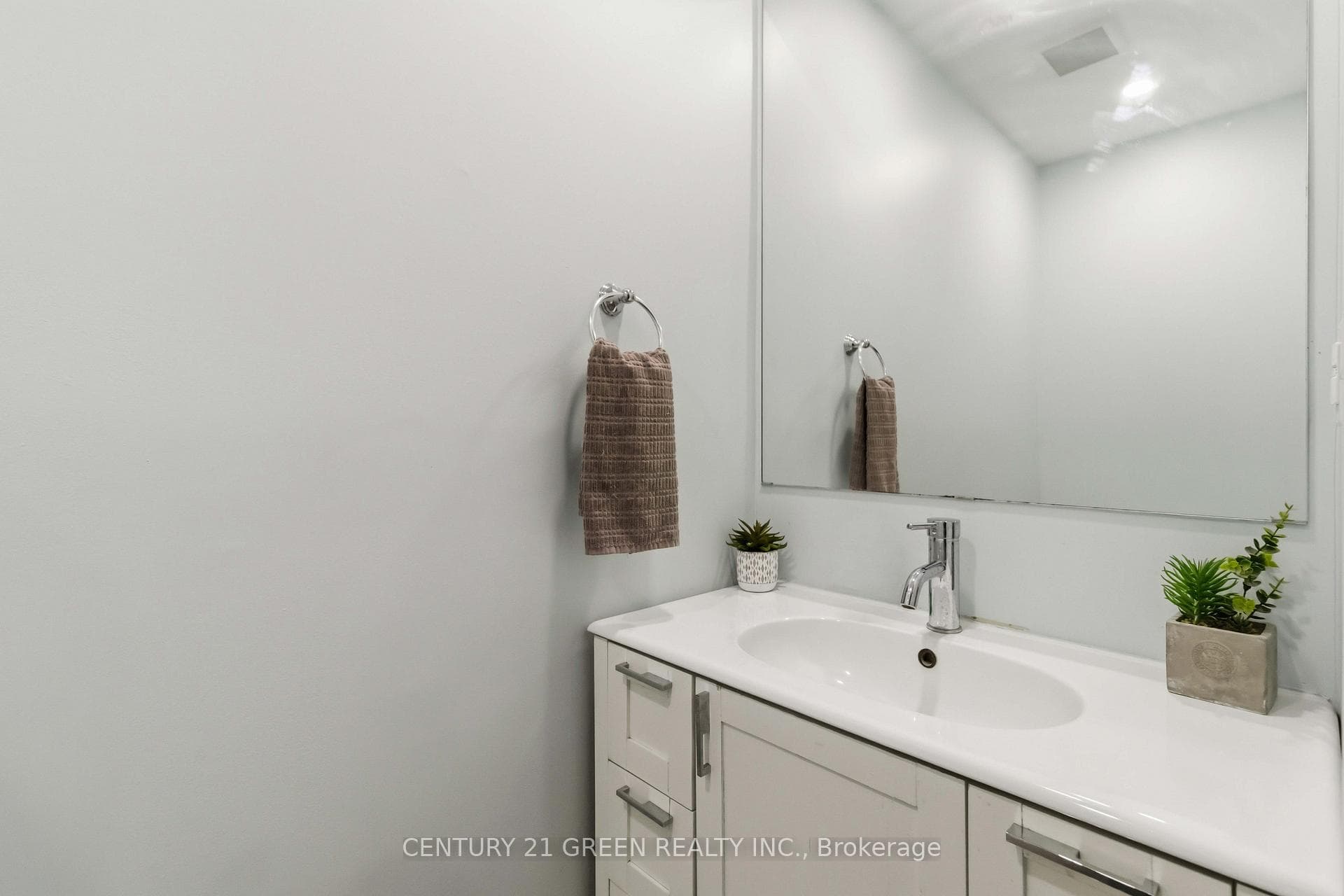 74 Davenport Crescent photo 36