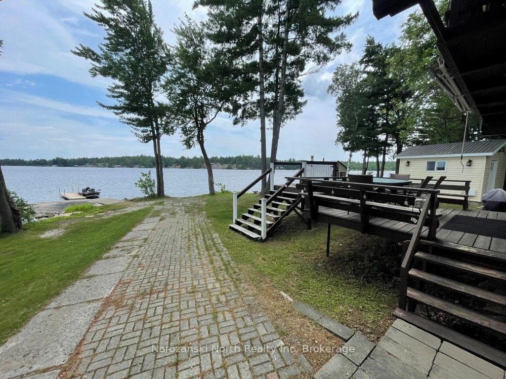 151B Du Lac Avenue photo 5