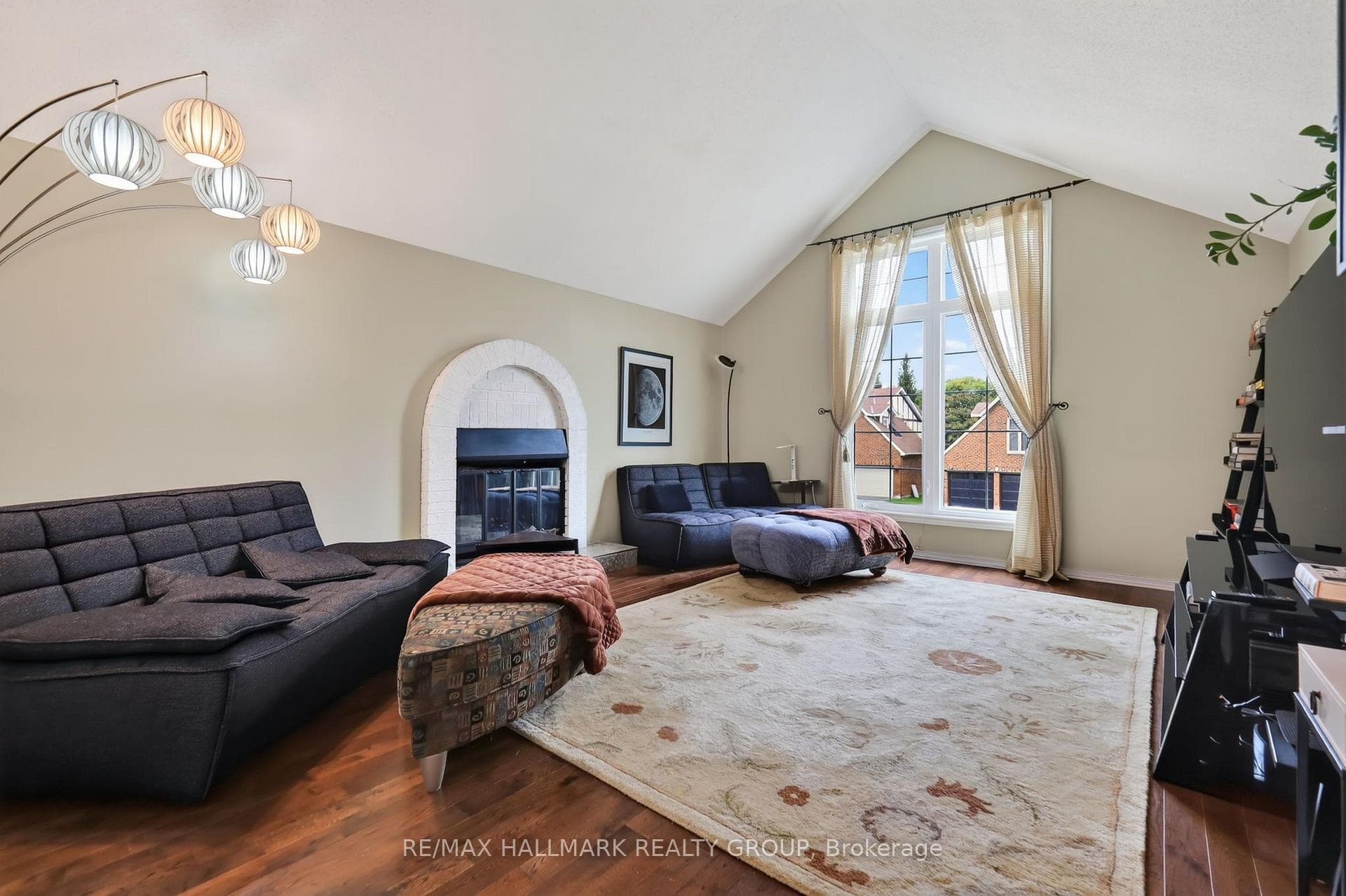 19-9 x 14 MID LEVEL FAMILY ROOM