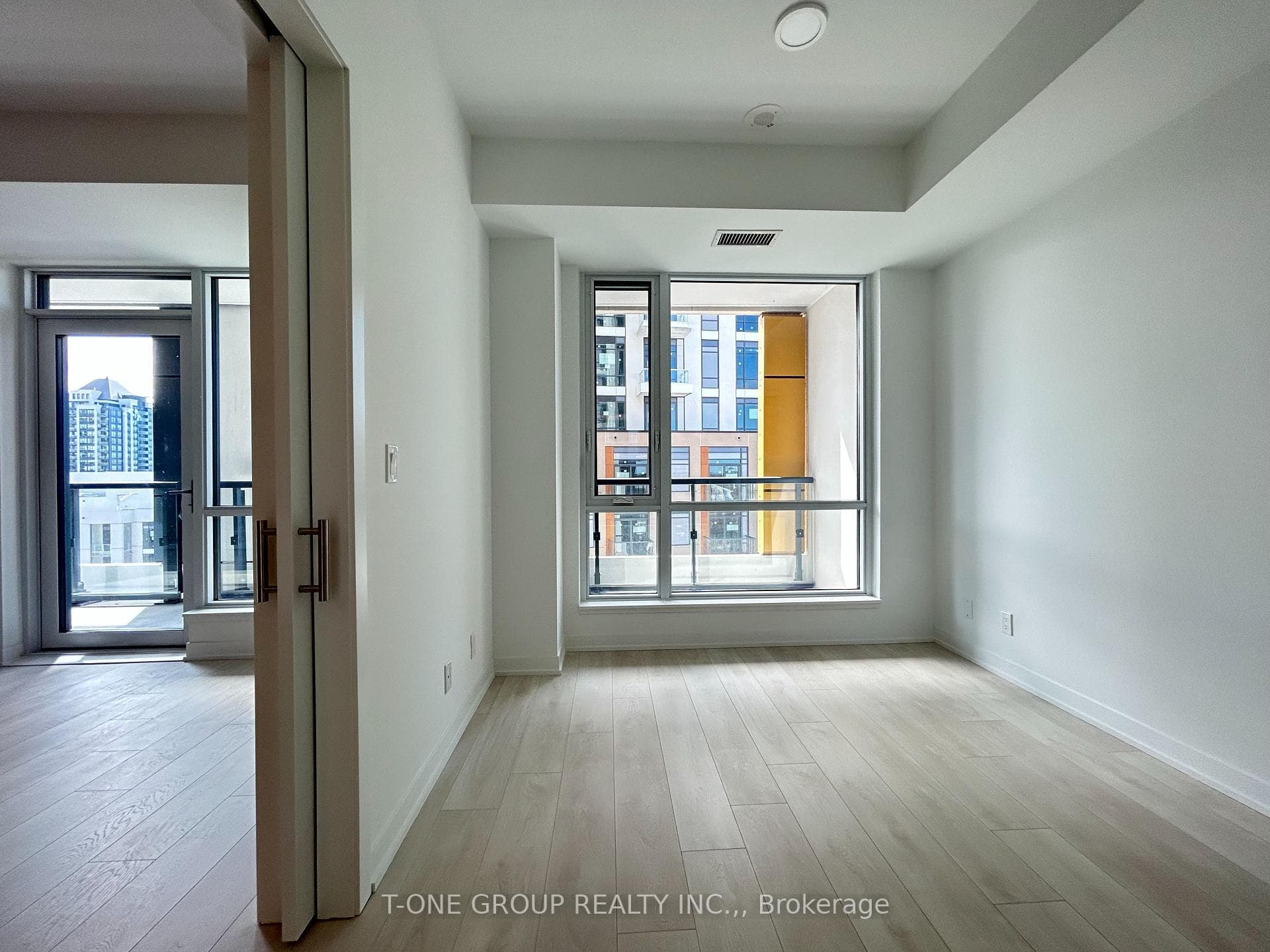 7950 Bathurst Street Unit 802 photo 7