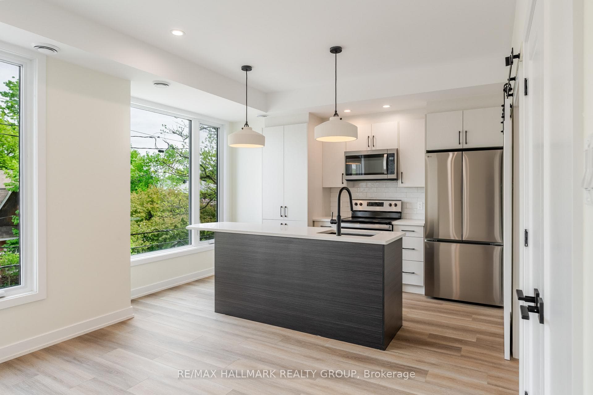 22 Sims Avenue Unit 2A photo 9