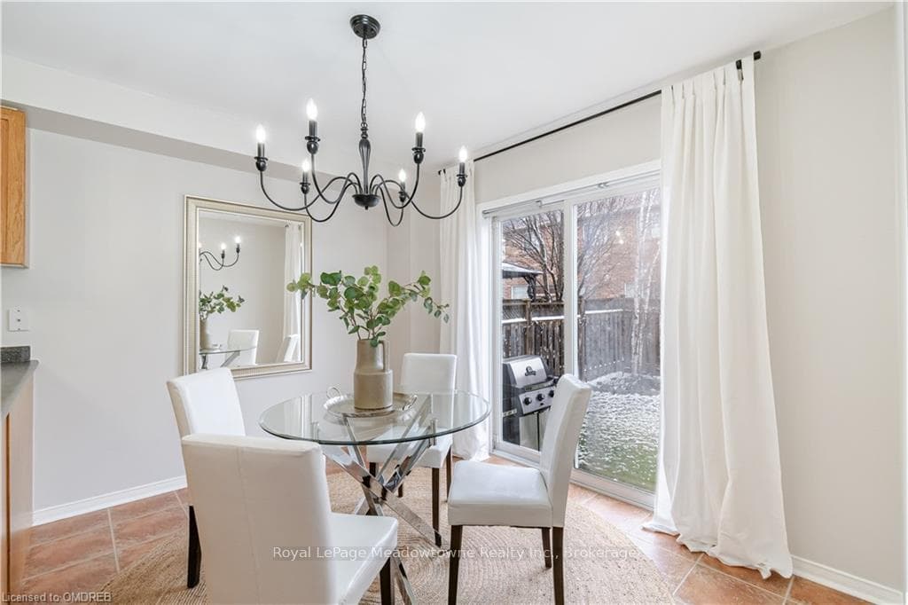 63 BABCOCK Crescent photo 16
