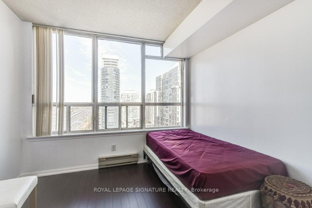 88 Corporate Drive Unit 1817 photo 28