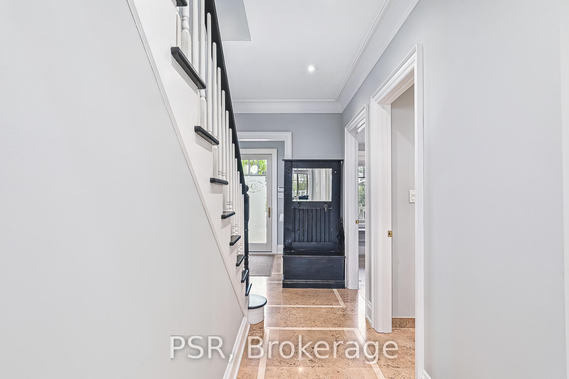 40 TROTT Boulevard Unit 404 photo 4