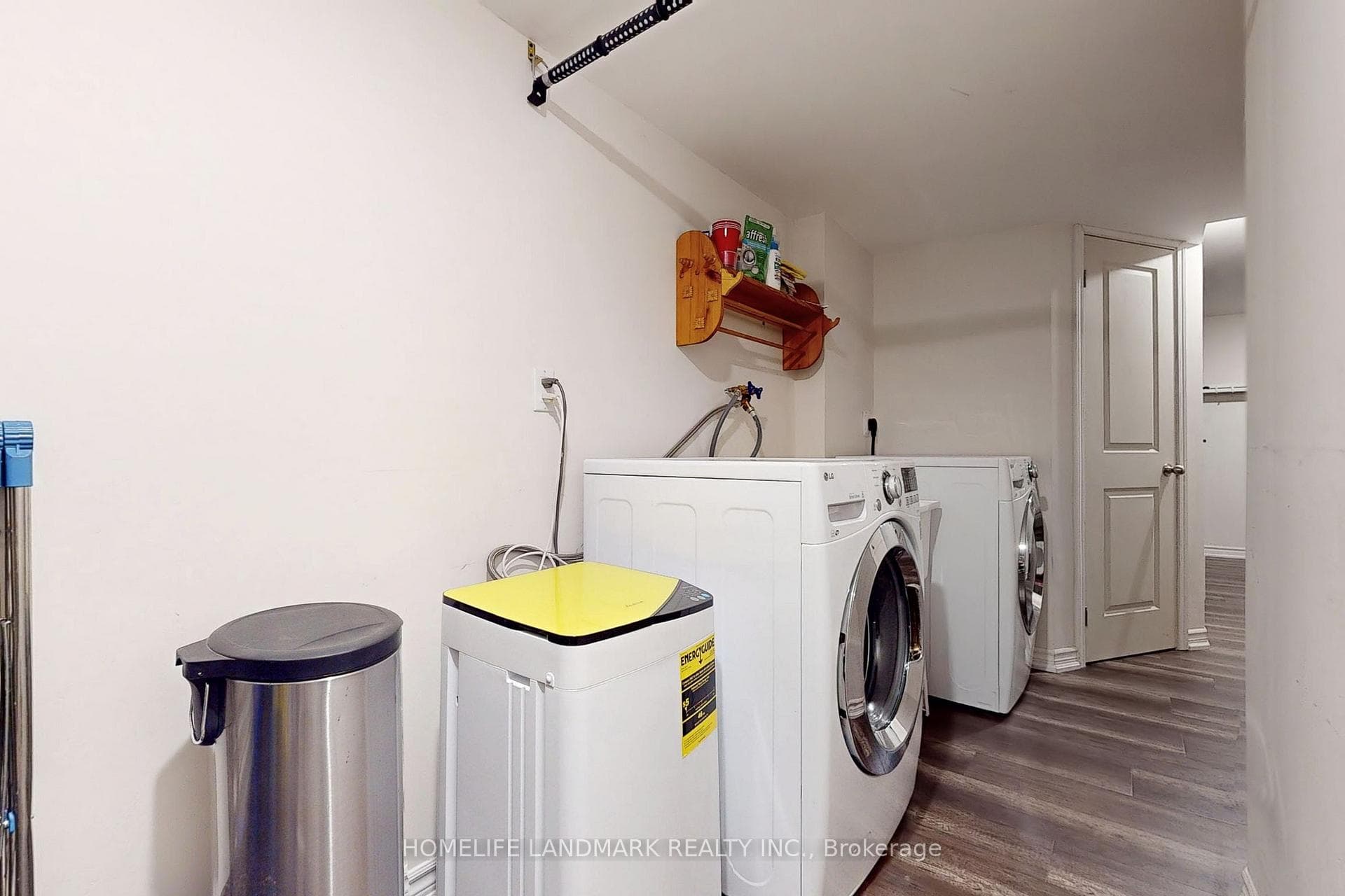 1137 Haig Boulevard Unit 1 photo 33