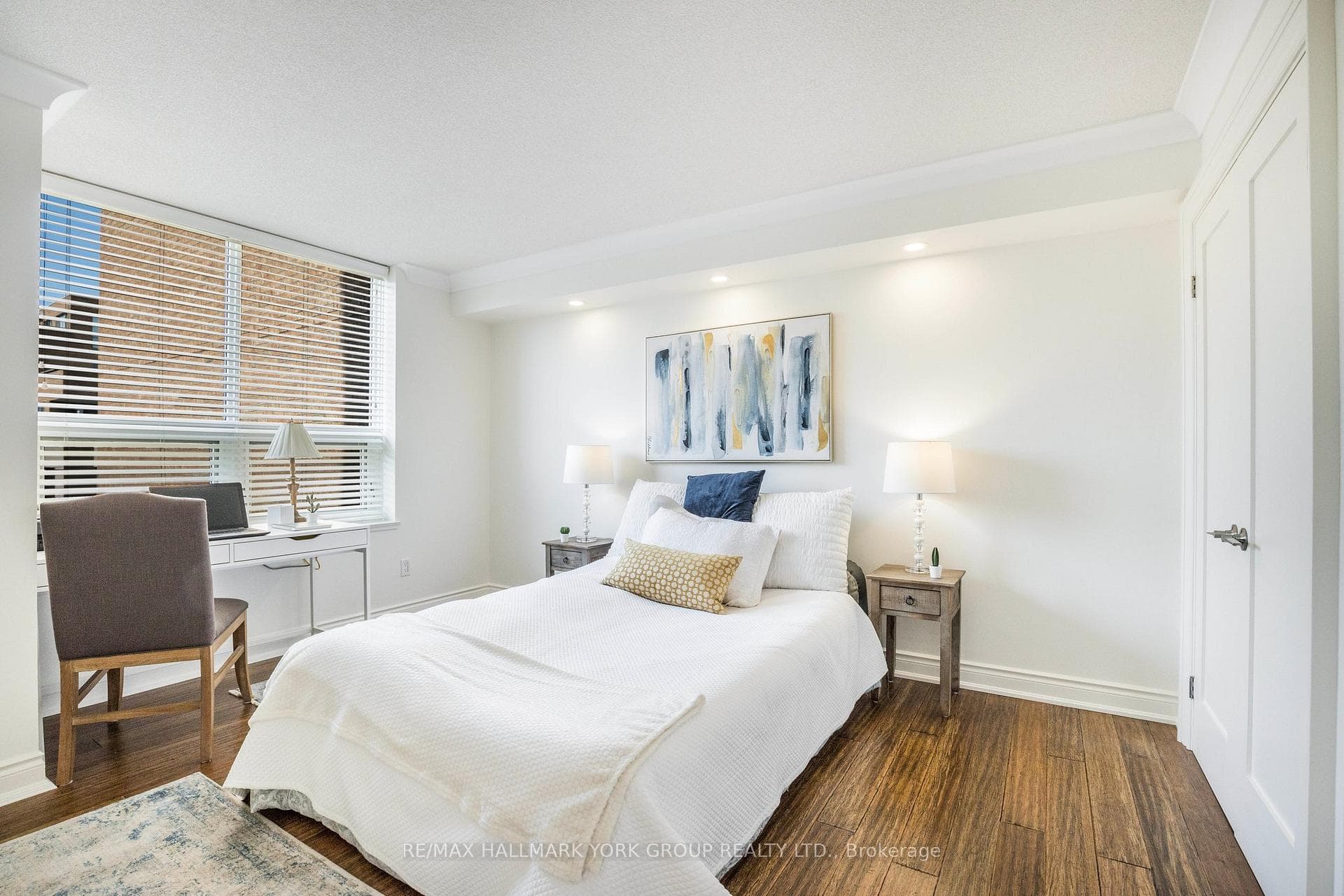 14924 Yonge Street Unit 205 photo 17