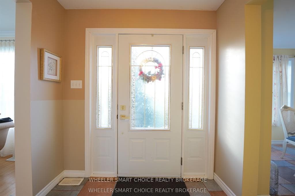 2135 Pitt Street photo 38