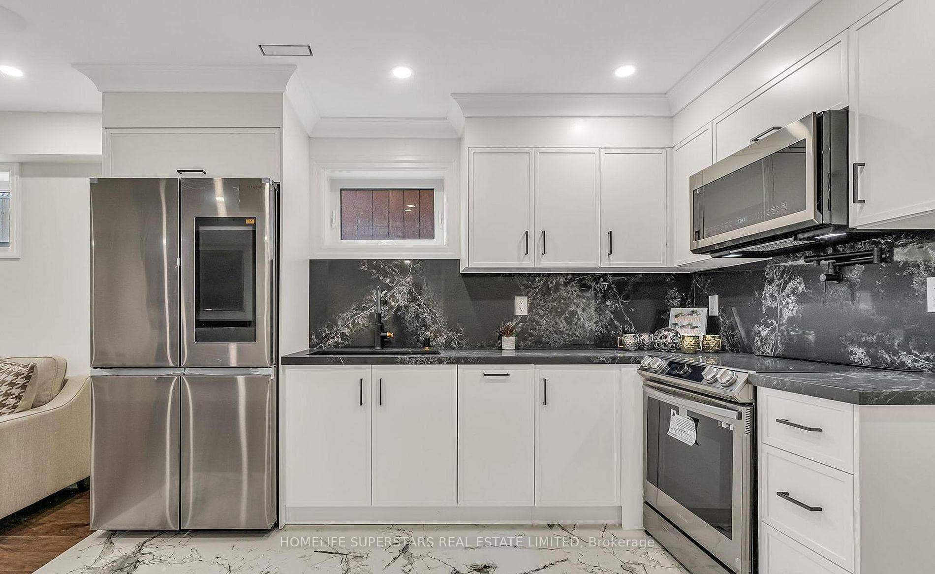 603 Royal York Road Unit Lower photo 9