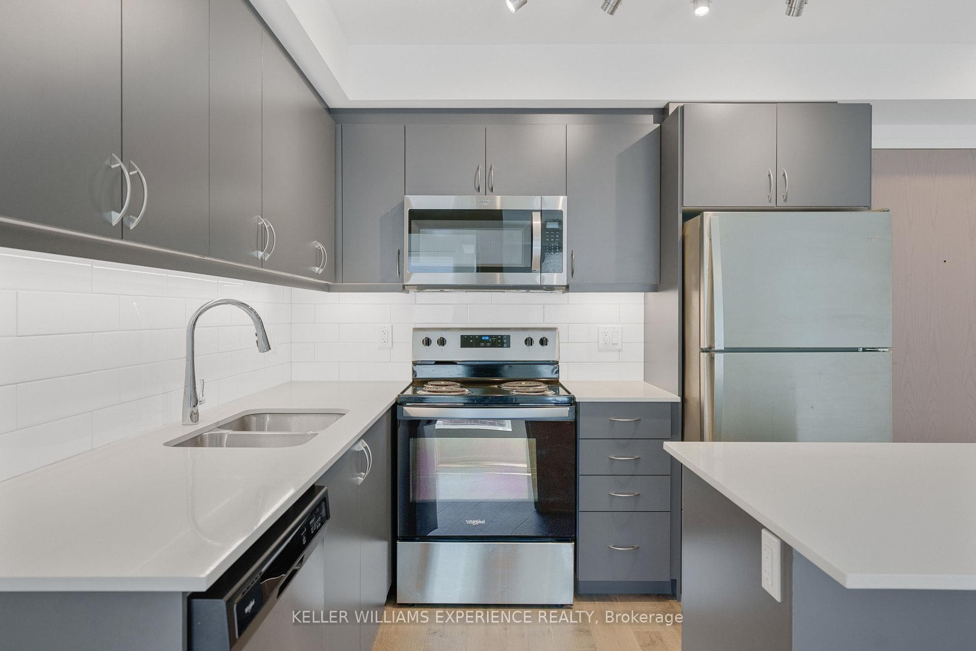 58 Lakeside Terrace Unit 608 photo 13