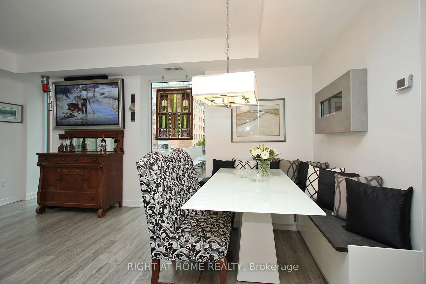 106 Dovercourt Road Unit 320 photo 4