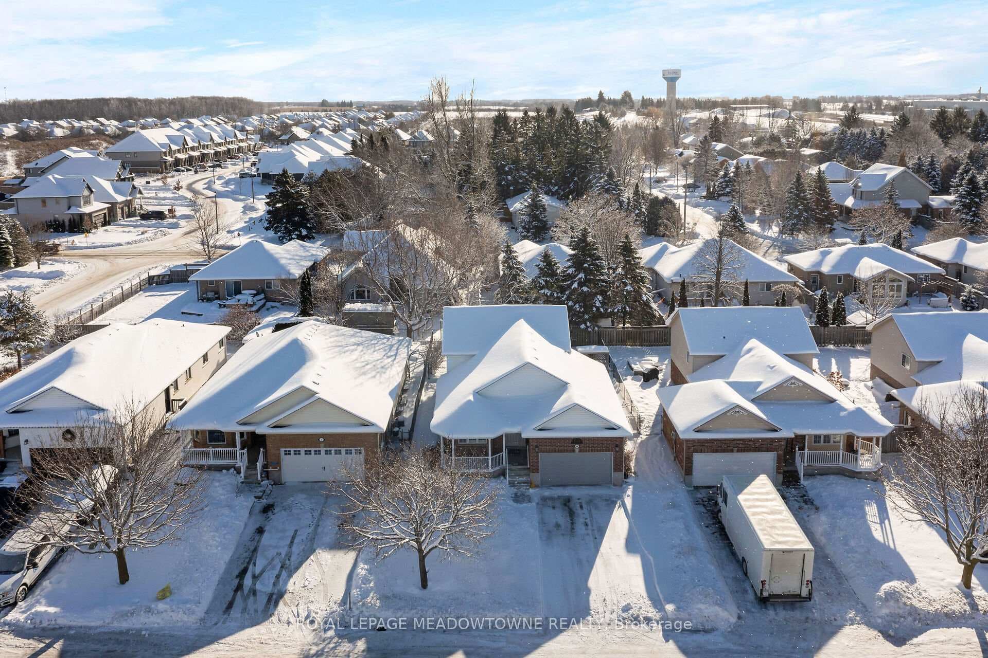 48 Dickinson Court photo 1