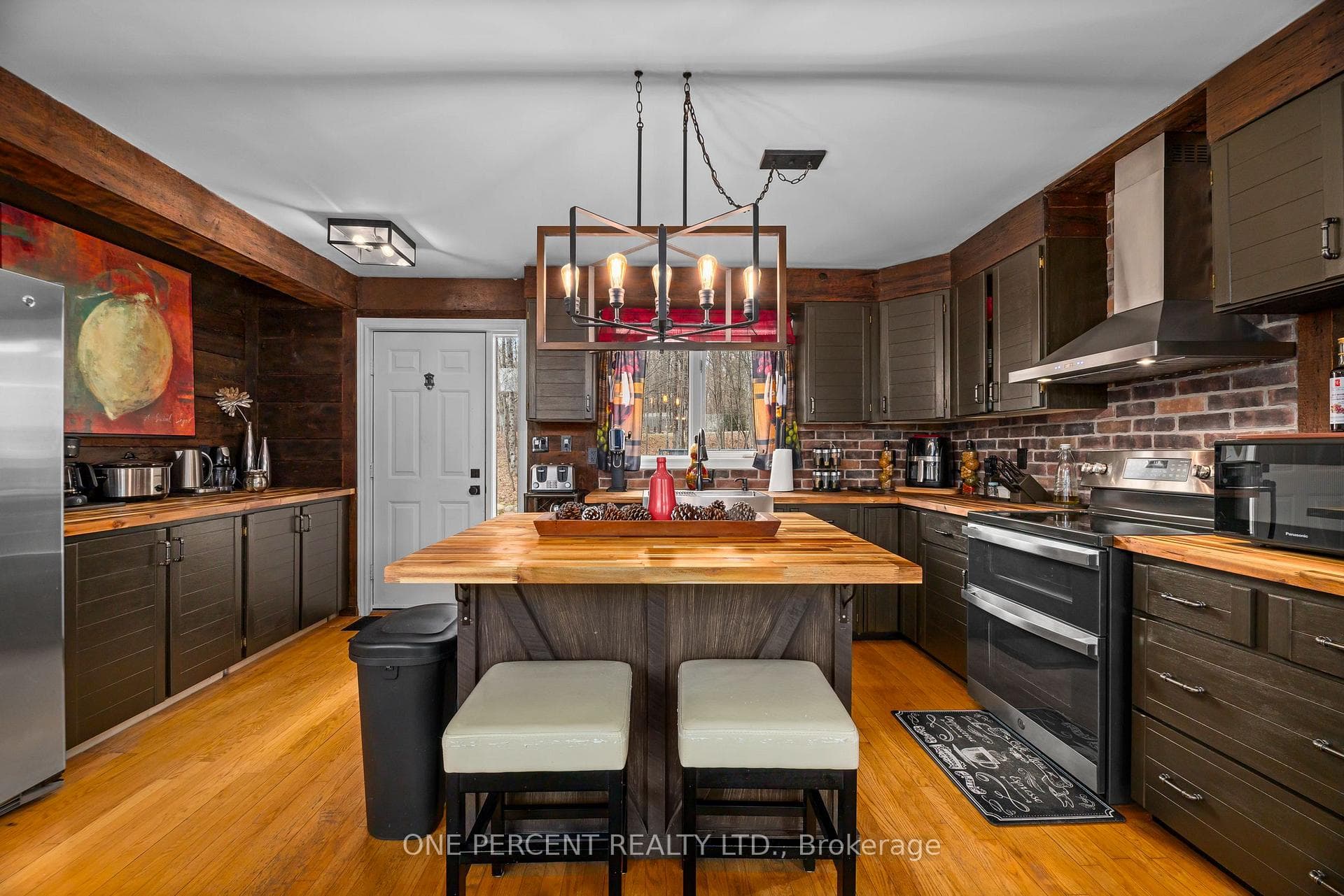 1069 Chalet Road photo 11