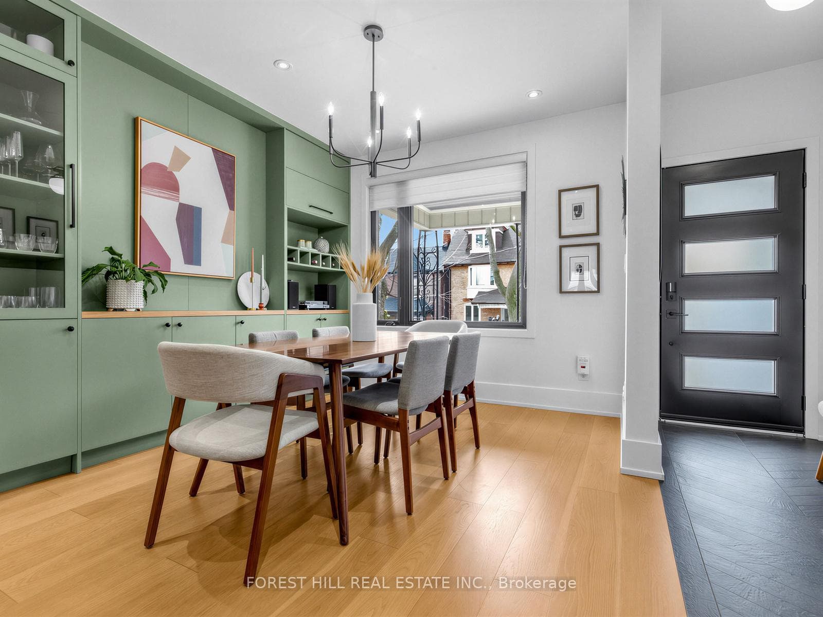 351 Montrose Avenue photo 4