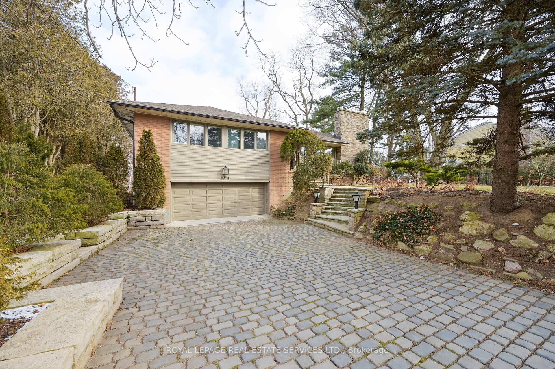 157 Westdale Road photo 3