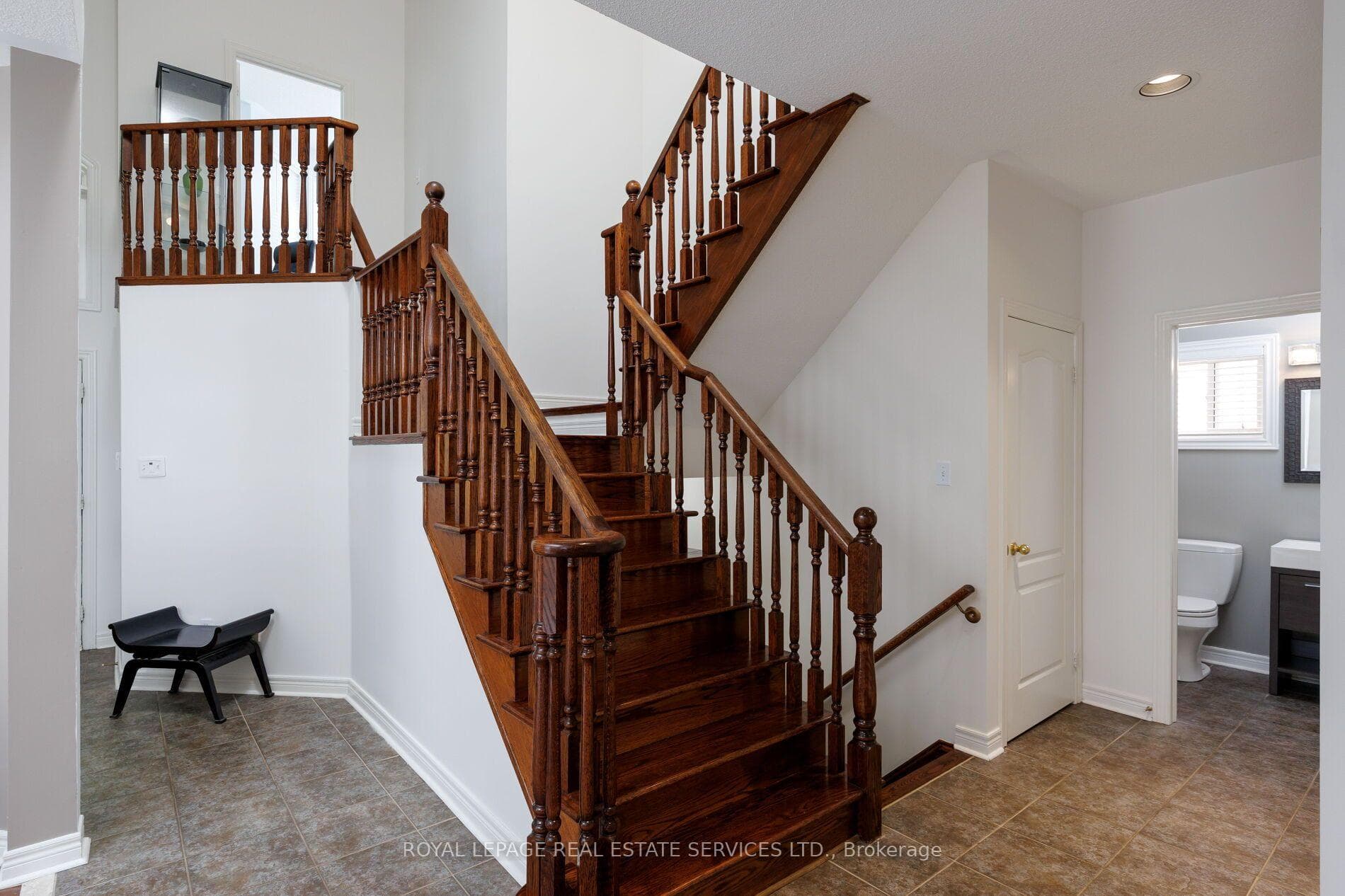 2190 Kingsridge Drive photo 17