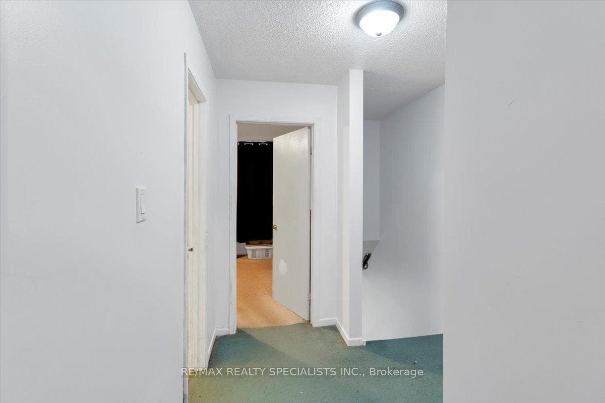 3025 Cedarglen Gate Unit 27 photo 15