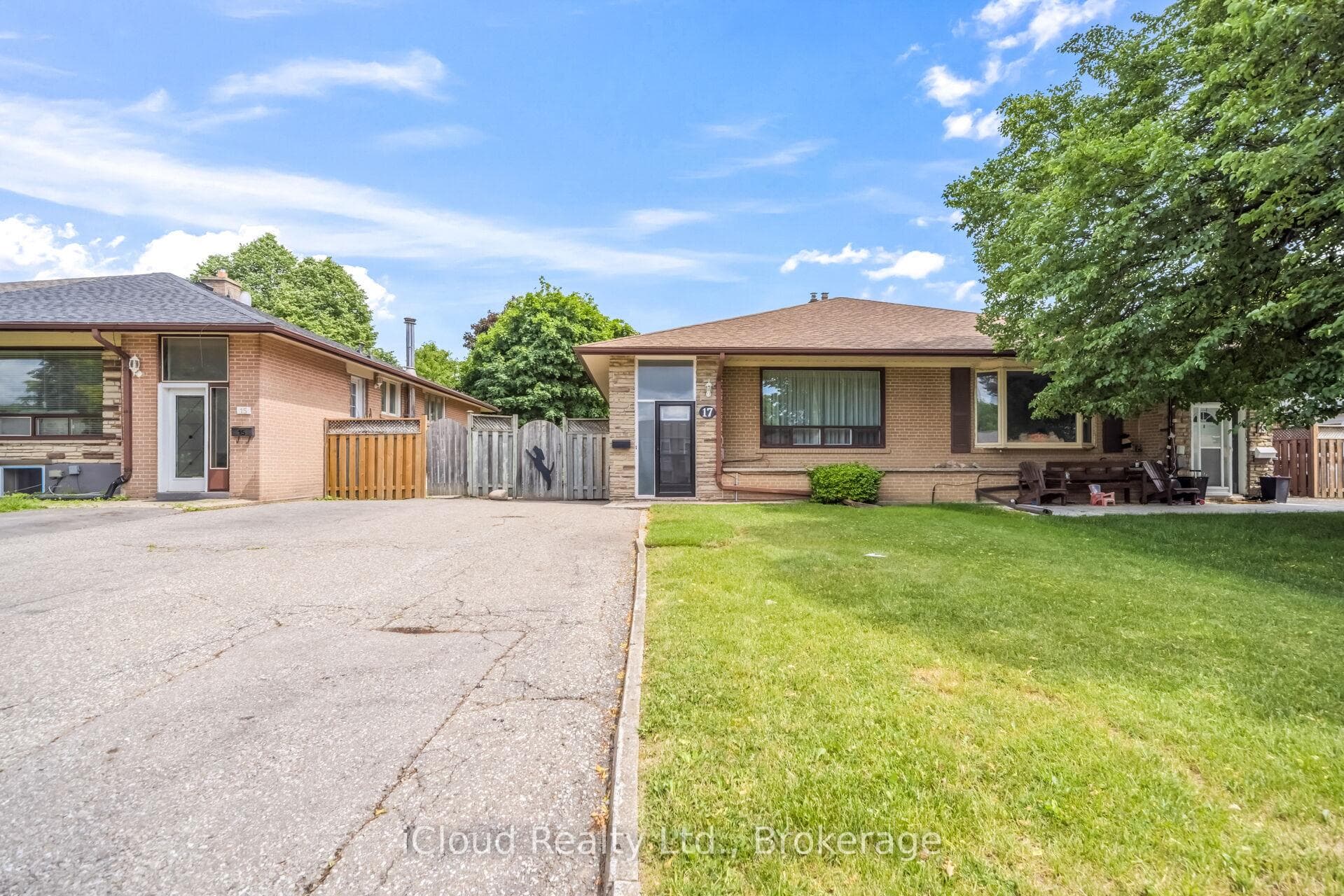 17 Algonquin Boulevard photo 1