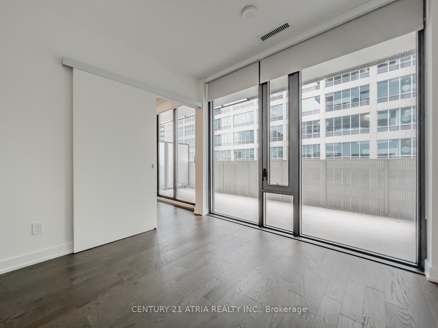 25 Richmond Street Unit 604 photo 8