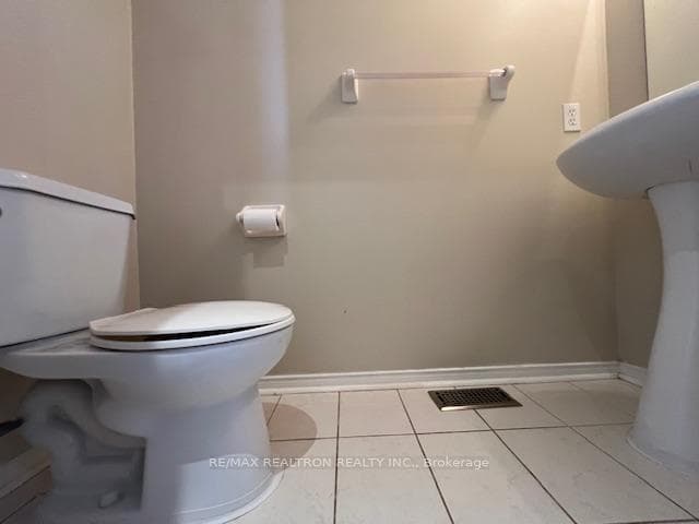 100 Alfred Paterson Drive photo 31