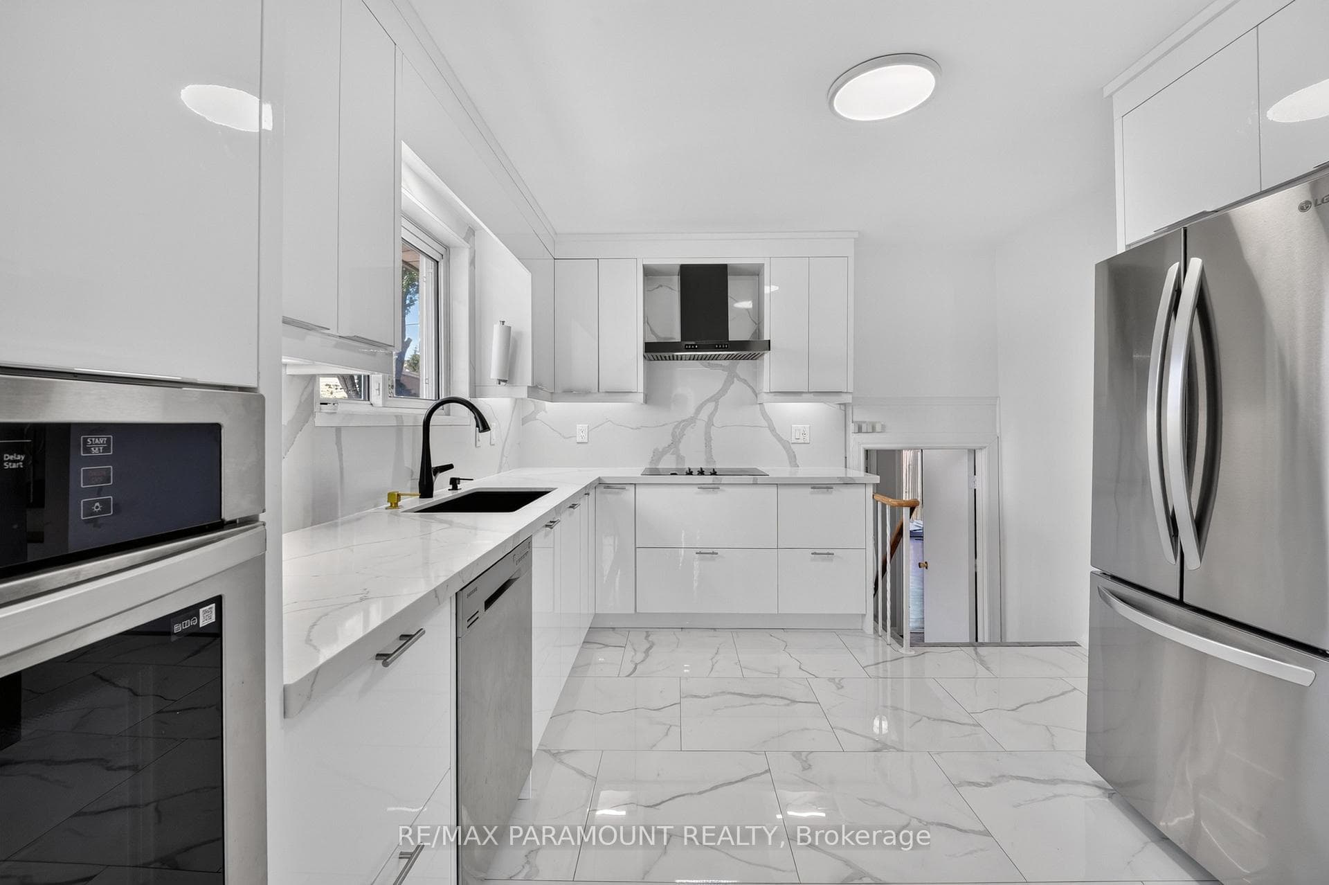 66 Doncaster Drive photo 13
