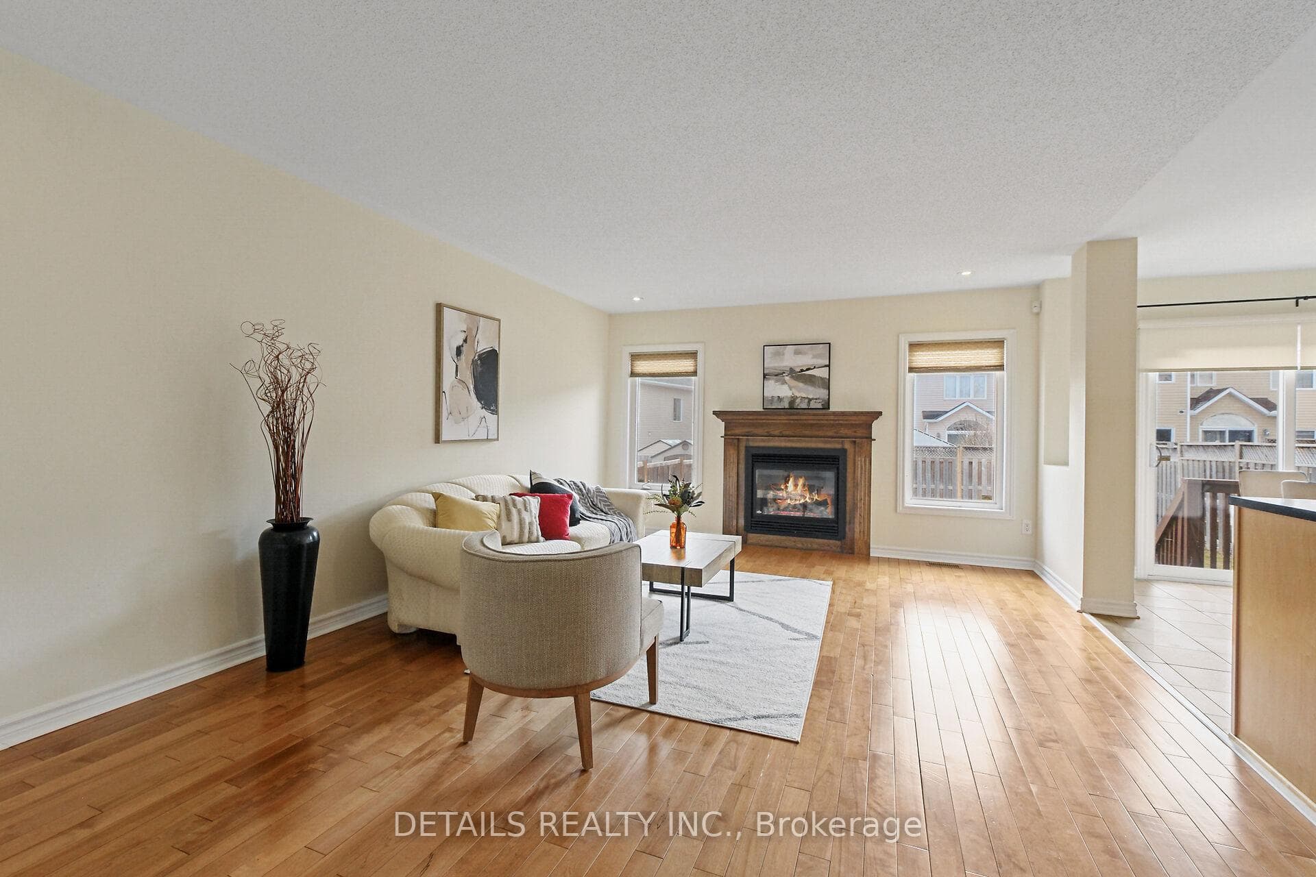404 Abbeydale Circle photo 3