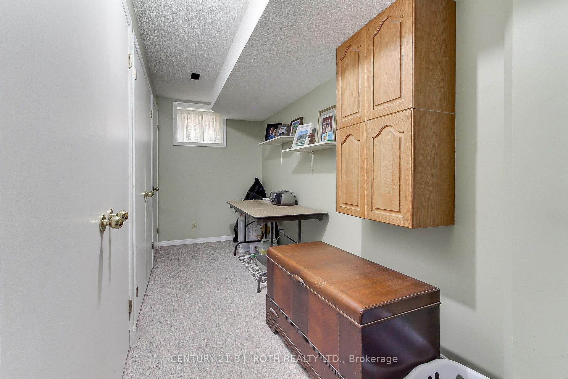 56 Compton Crescent photo 33