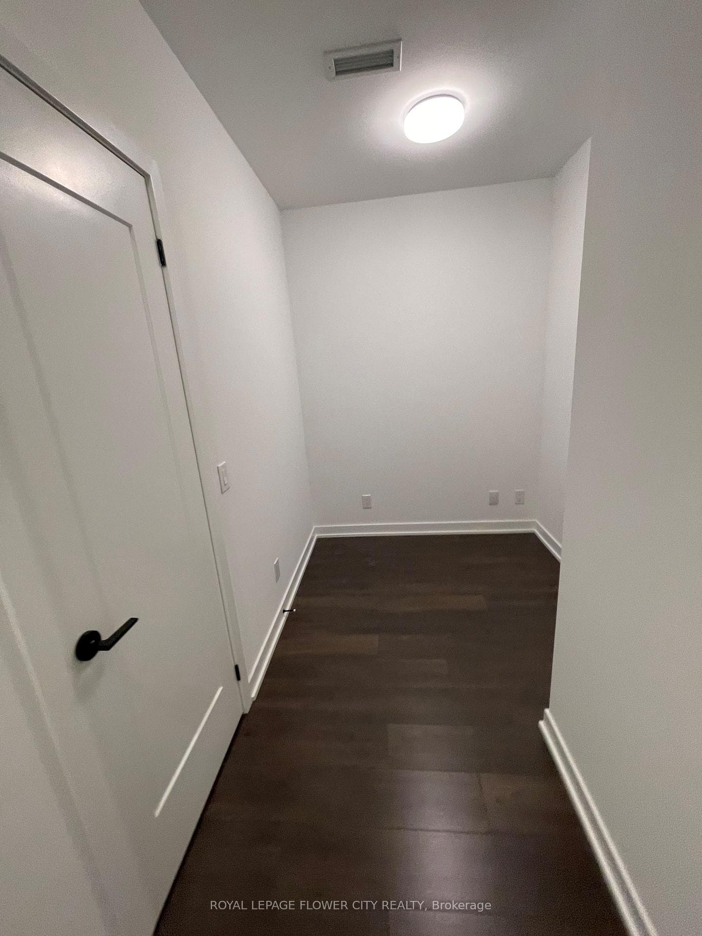 5 Defries Street Unit 425 photo 8
