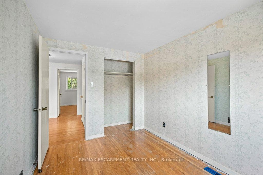 5375 Riverside Drive photo 25