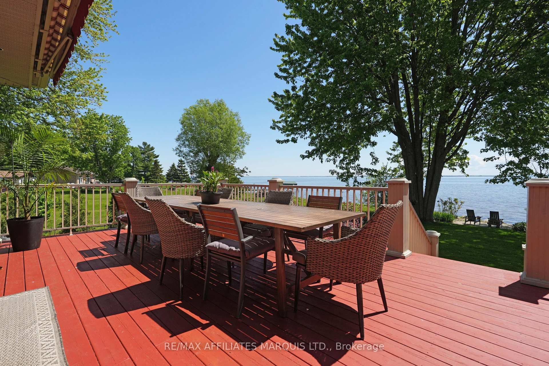 20562 Old Montreal Road photo 17