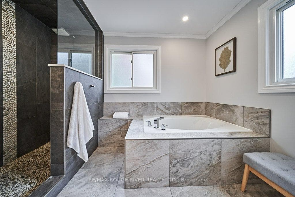 62 Lipton Crescent photo 22