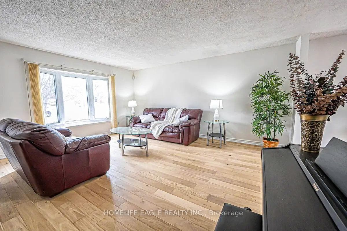 95 Kingston Road photo 35