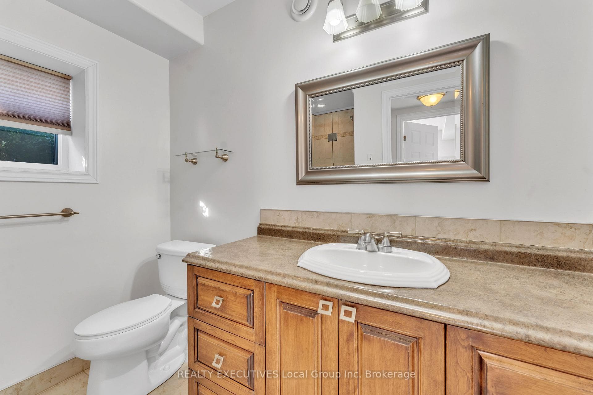 22 PERUT Place photo 19