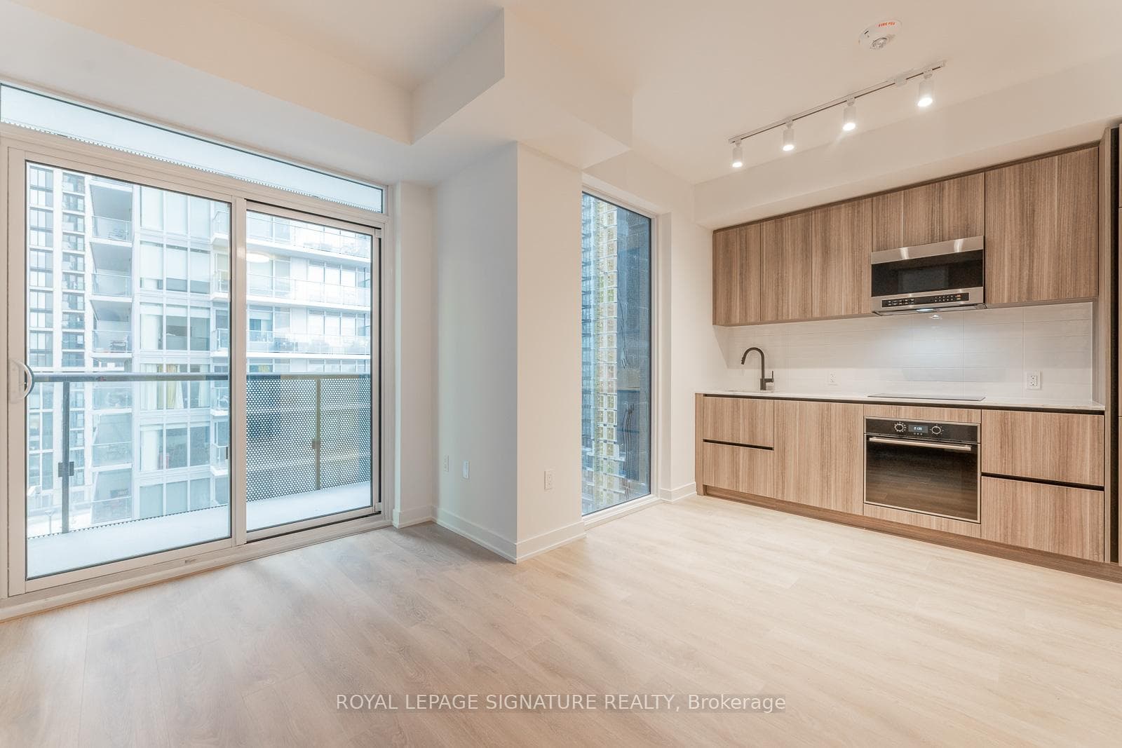 117 Broadway Avenue Unit 1103 photo 13