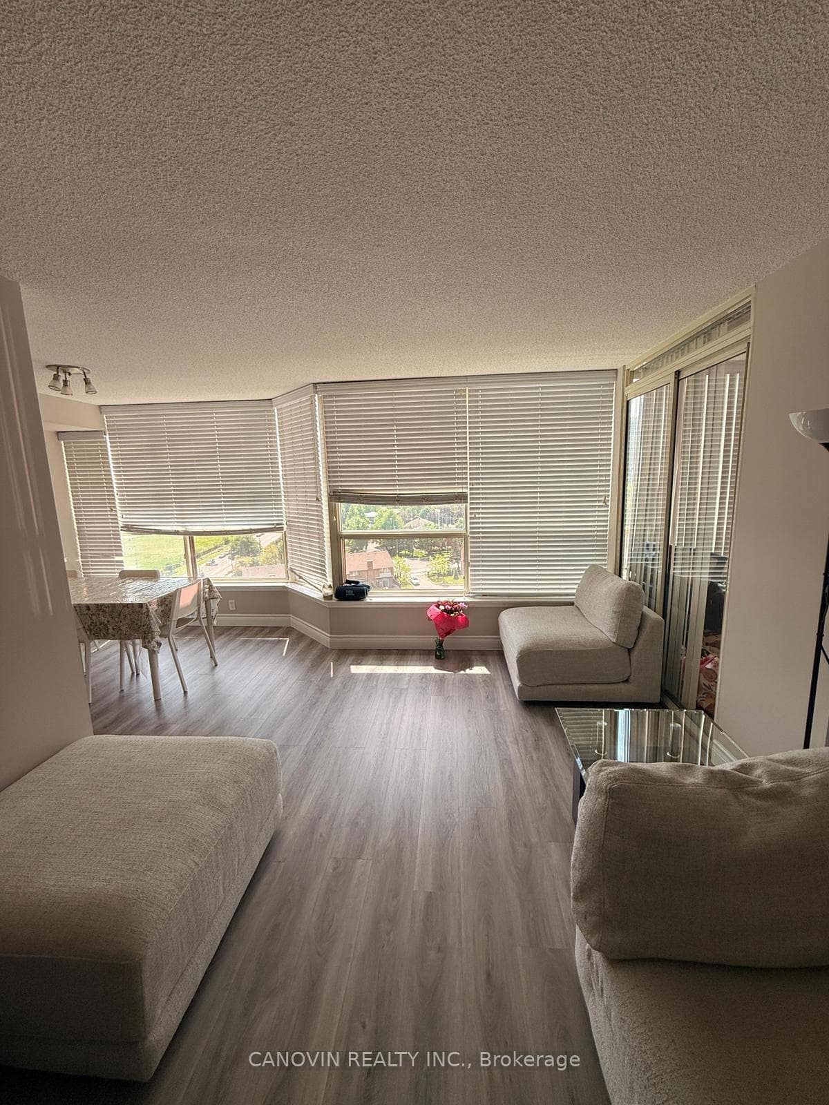 55 Elm Drive Unit 1401 photo 6