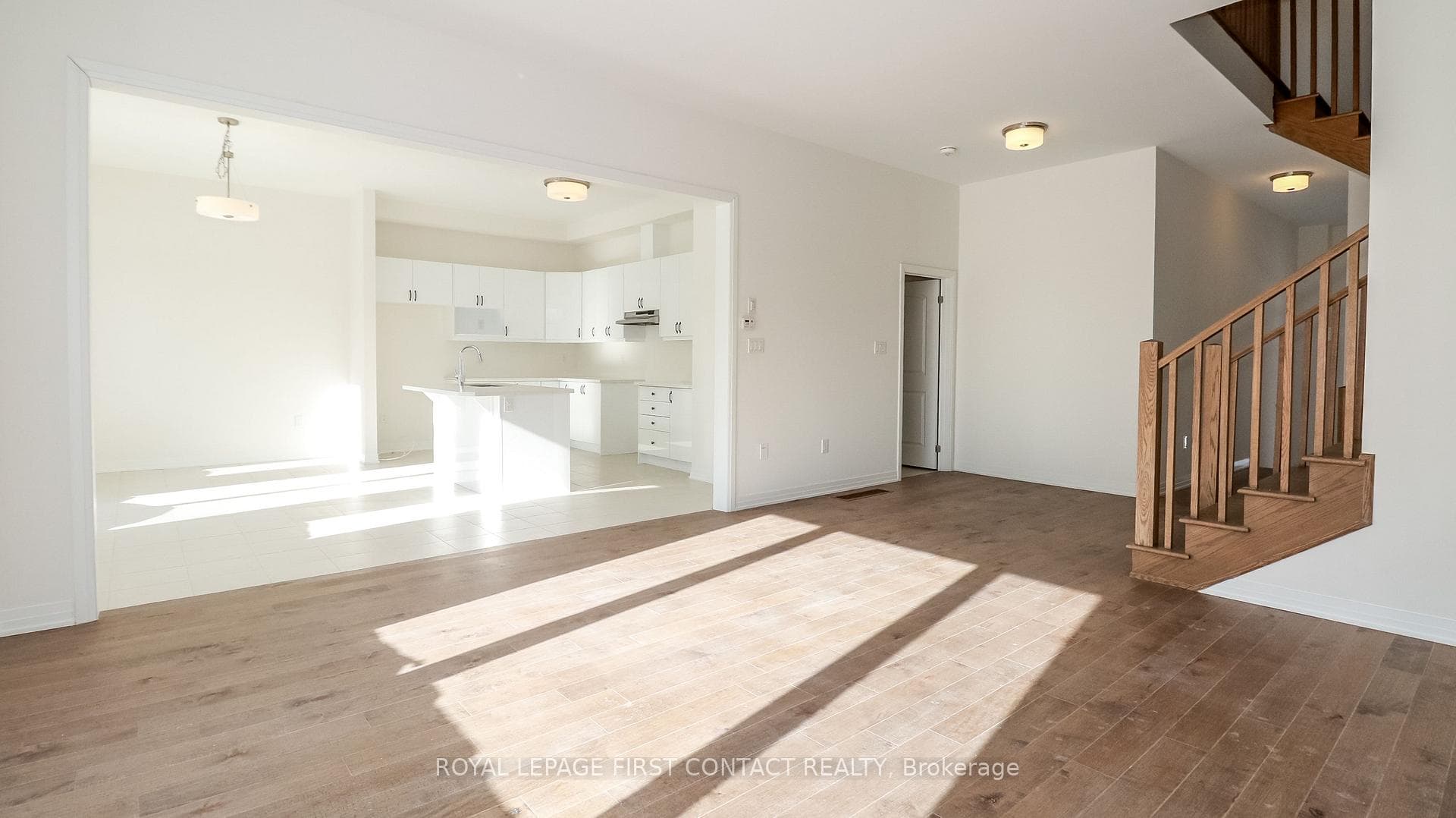 3778 Sunbank Crescent photo 12