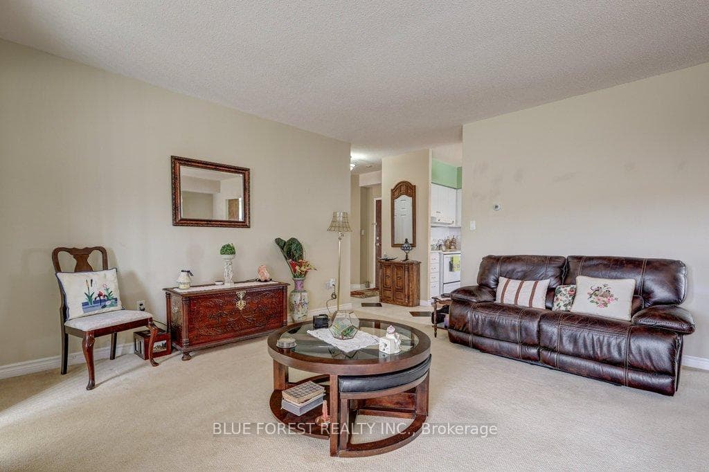 744 Wonderland Road Unit 707 photo 21