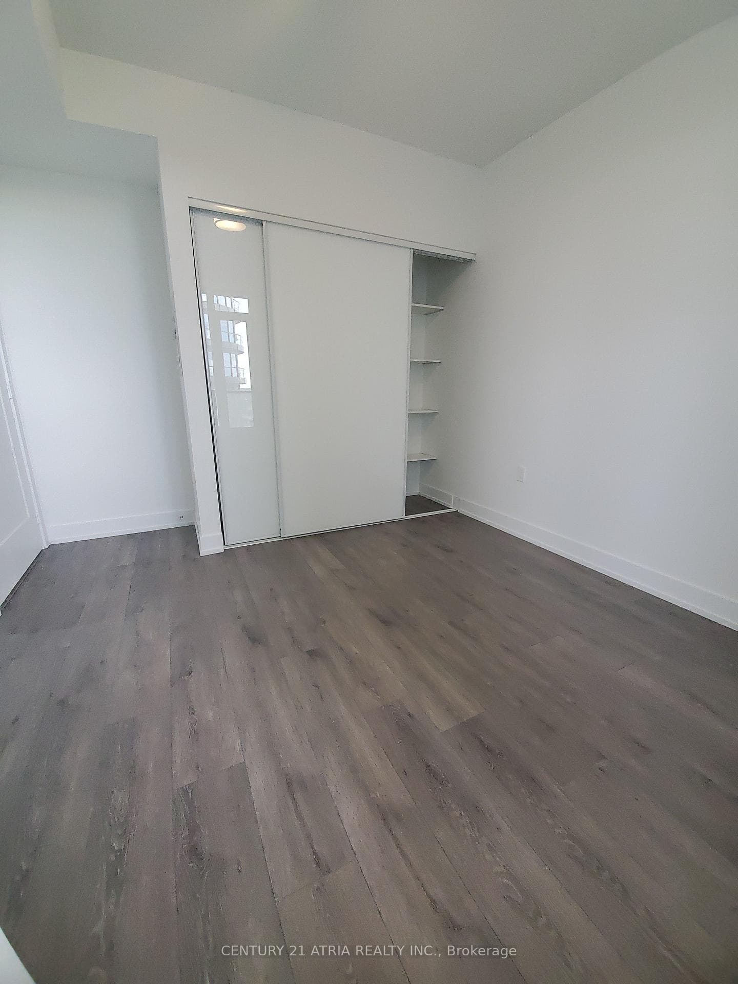 575 Bloor Street Unit 2206 photo 3