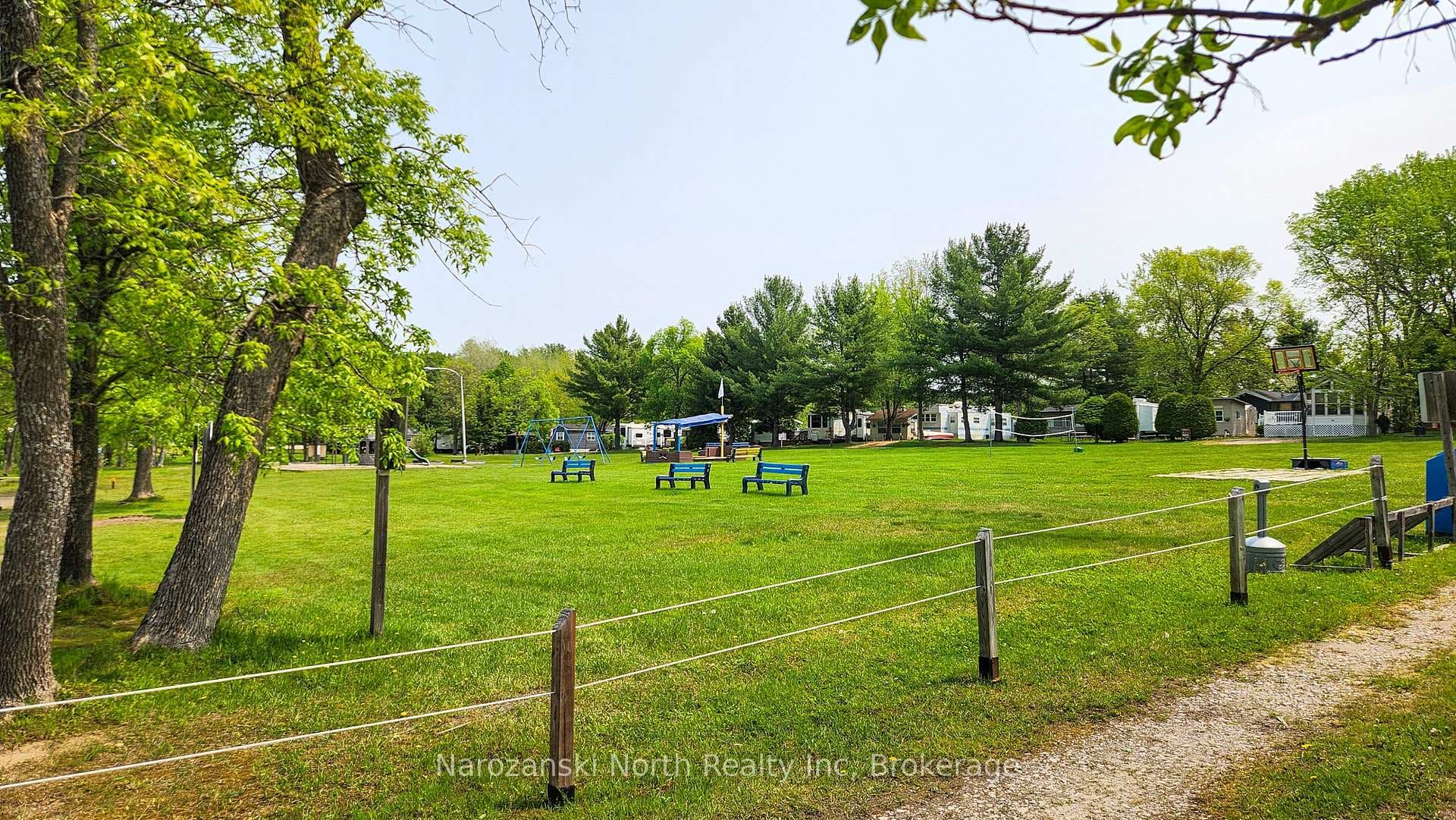 311 Turenne Road photo 38