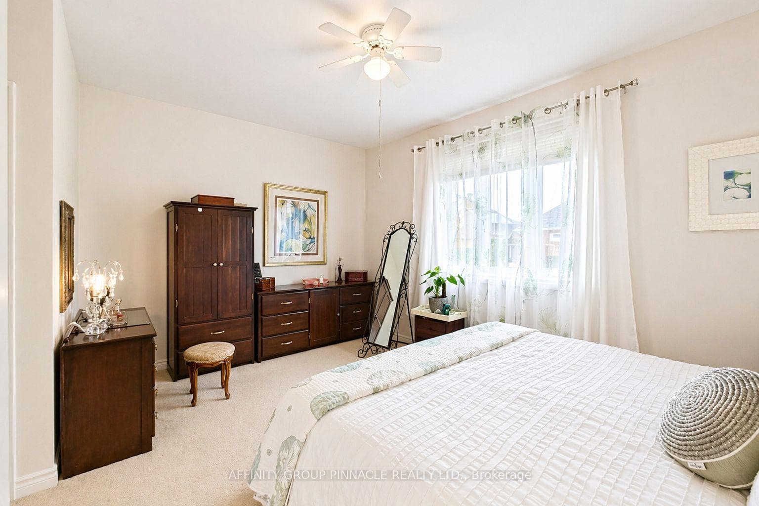 63 Ellis Crescent photo 20