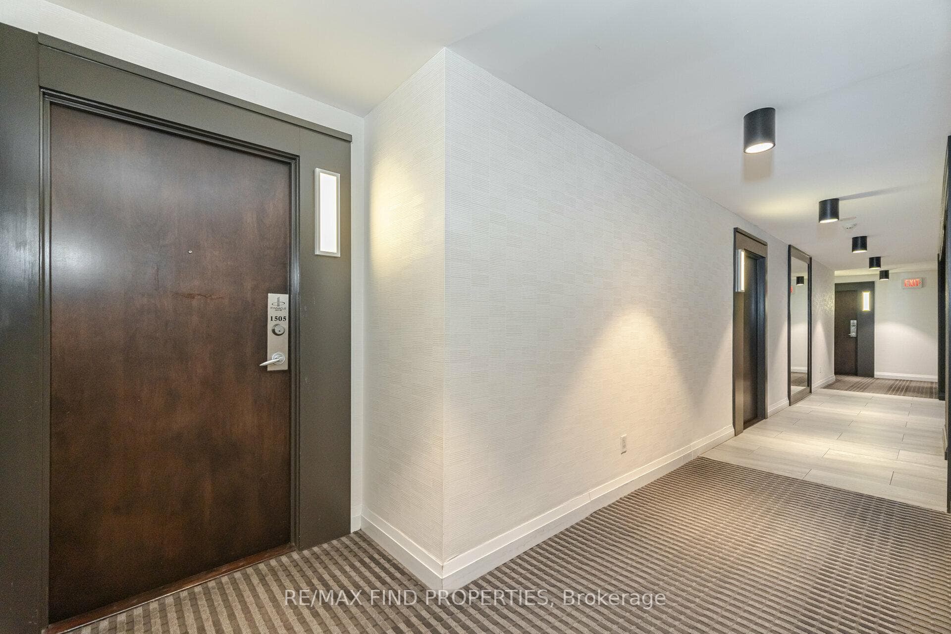 12 Yonge Street Unit 1505 photo 4