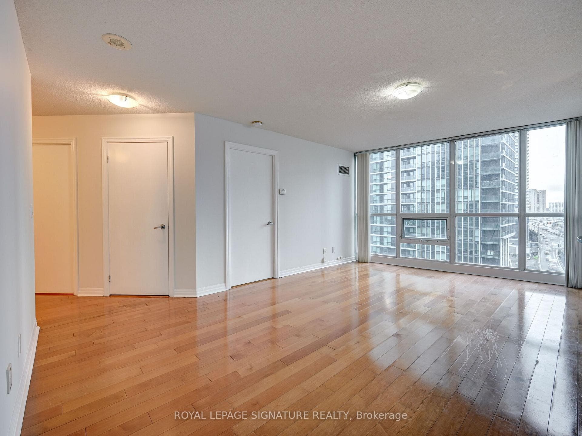 16 Yonge Street Unit 1202 photo 11