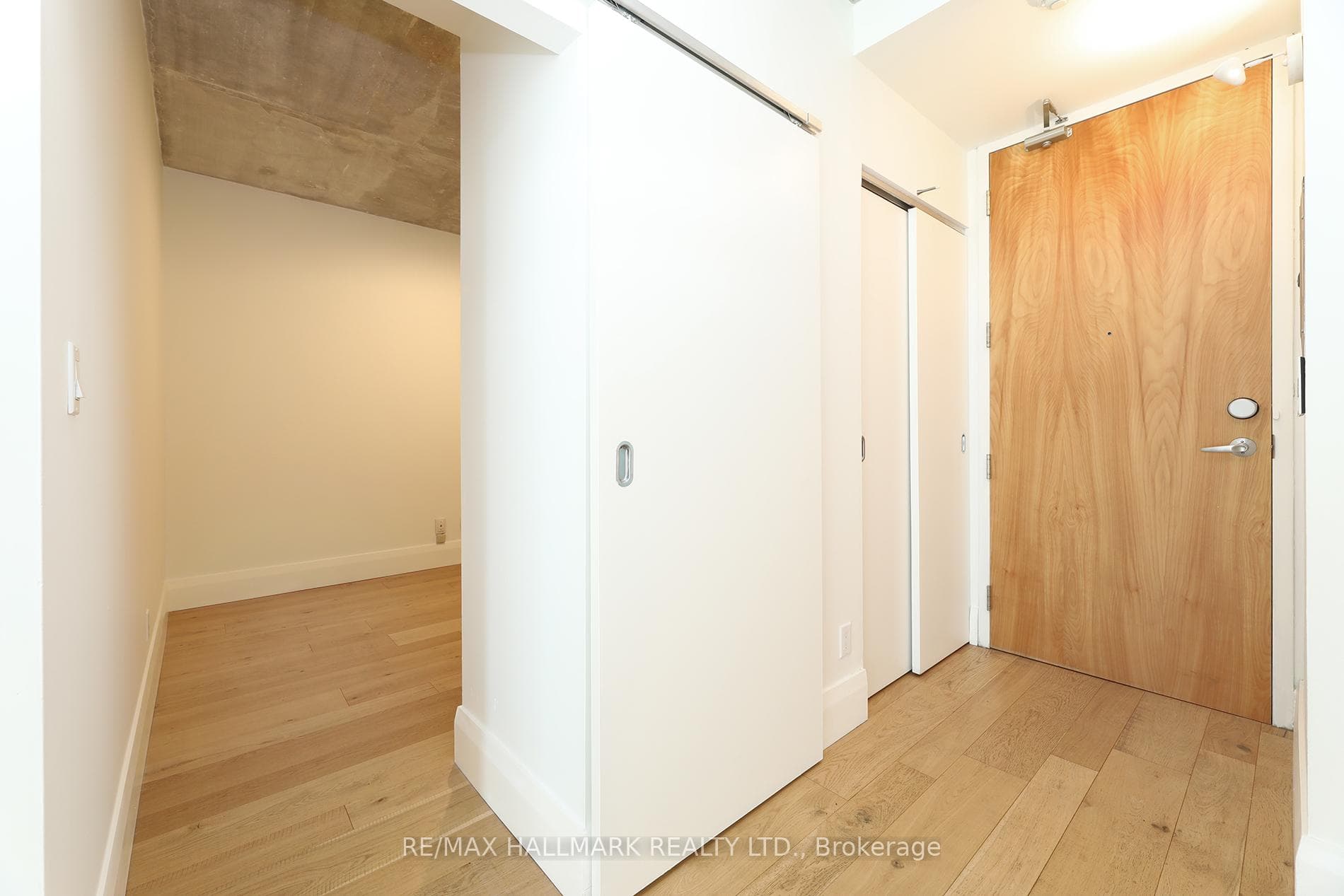 301 Markham Street Unit 402 photo 4