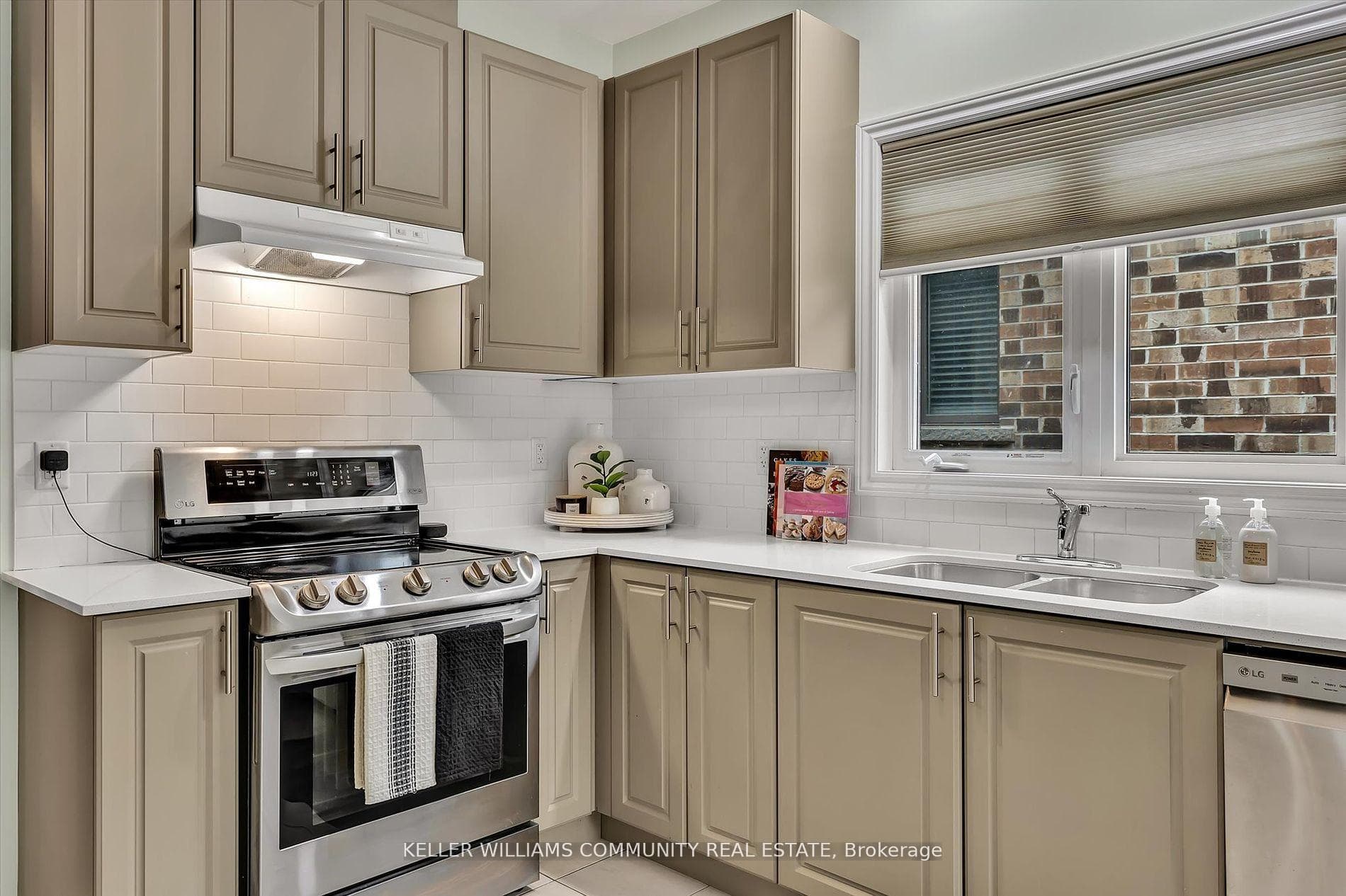 82 Terry Clayton Avenue photo 11