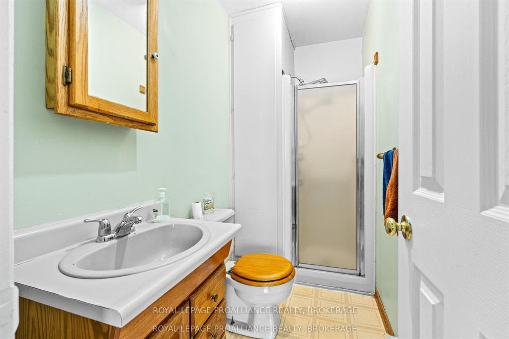 274 Wellington Street photo 15