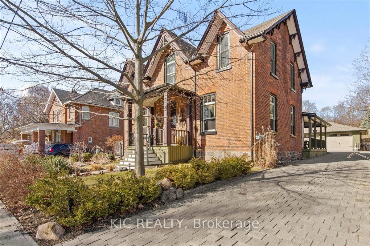 62 Division Street photo 3