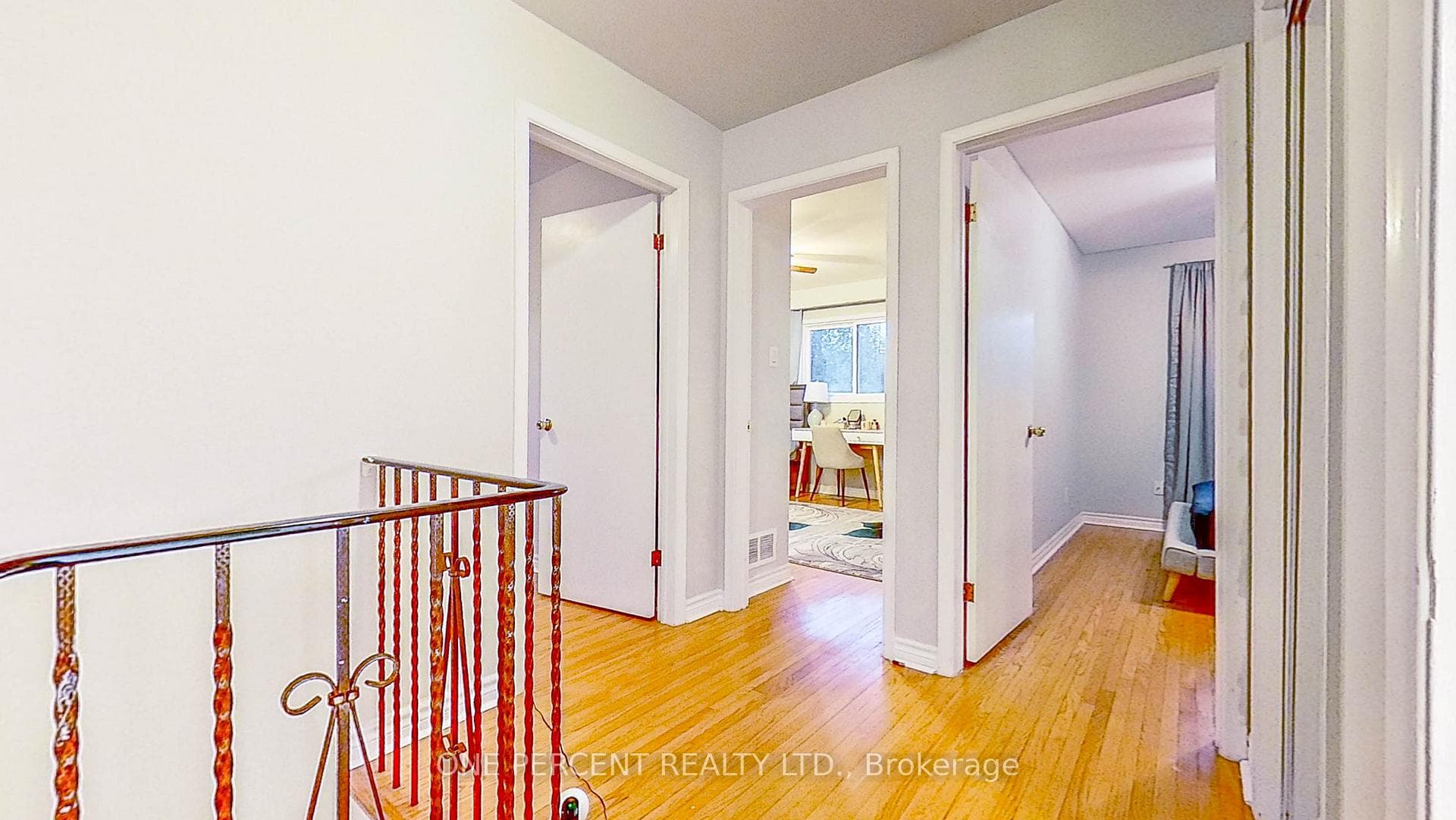 27 Hayward Crescent photo 11
