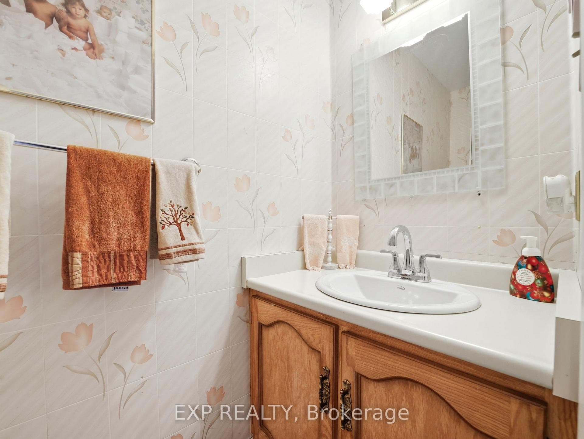 7327 Corrine Crescent photo 14